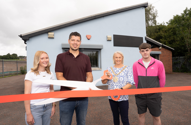 Lord Mayor of Belfast, Councillor Tracy Kelly with Steve Morrison, CEO Streetbeat and local youths at ribbon cutting ceremony