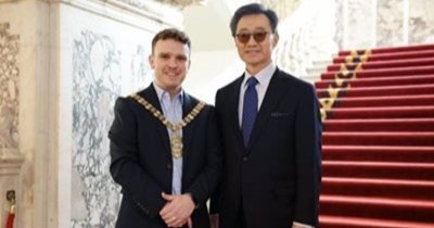 Belfast Lord Mayor, Councillor Ryan Murphy, welcomed South Korean Ambassador Yoon to Belfast City Hall.