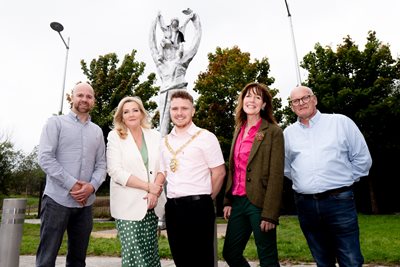 Shared City Partnership Chair Councillor Joe Duffy, Gina McIntyre from SEUPB, Lord Mayor Councillor Ryan Murphy, artist Sara Cunningham-Bell and Shared City P'ship Dep Chair Councillor Ian McLaug