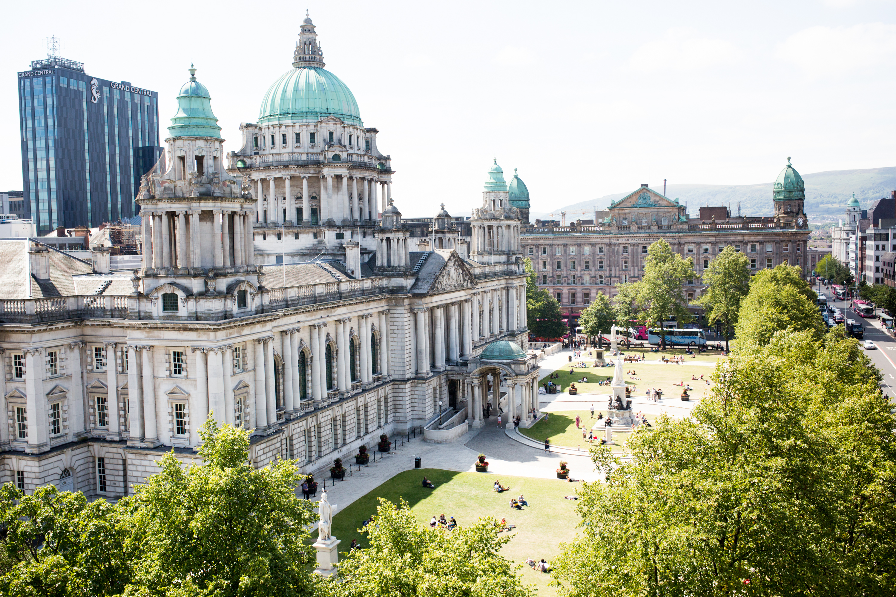 Image of front of City Hall grounds 