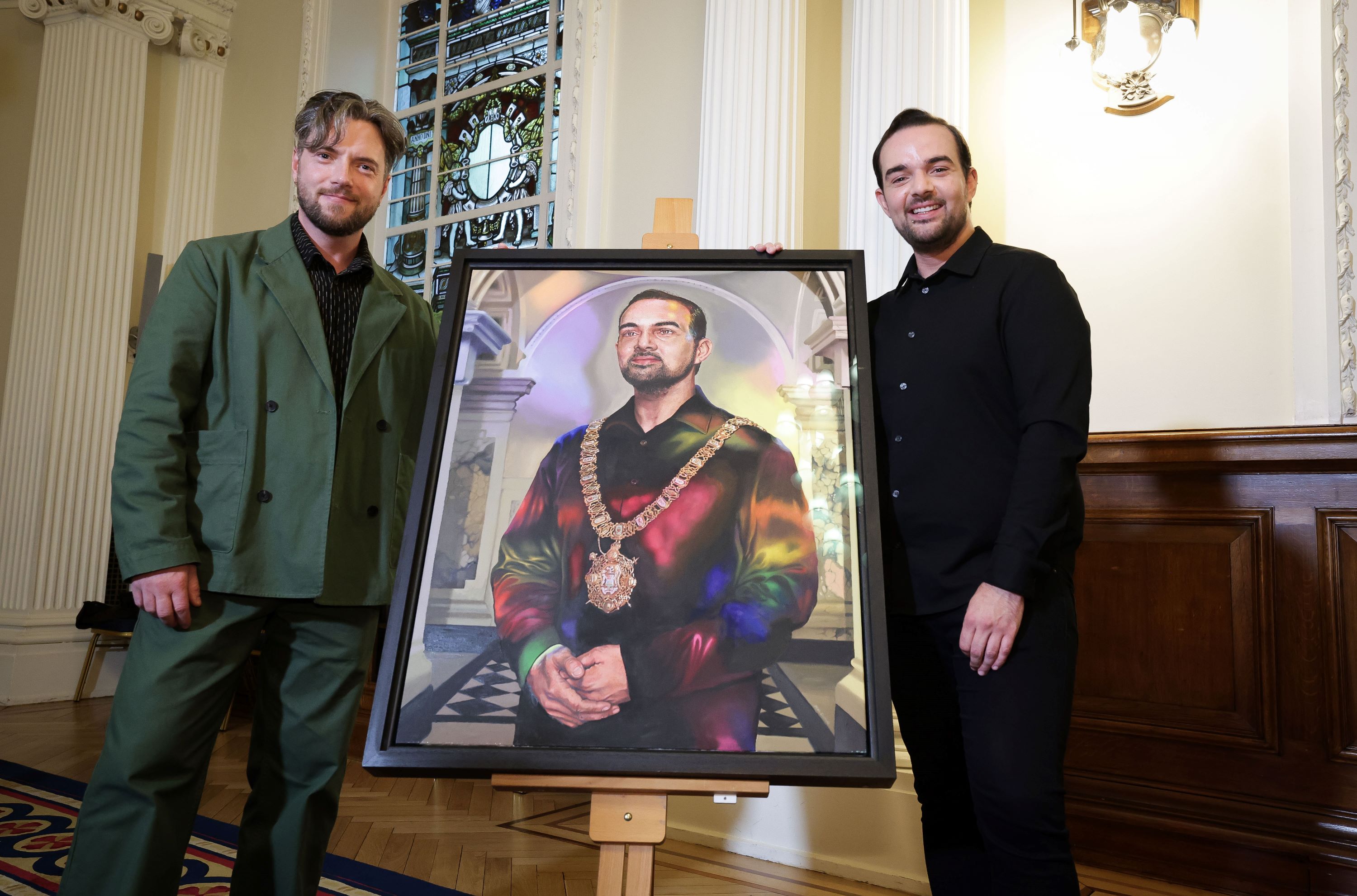 Artist Mel Carroll and Councillor Micky Murray with new mayoral portrait in City Hall. 