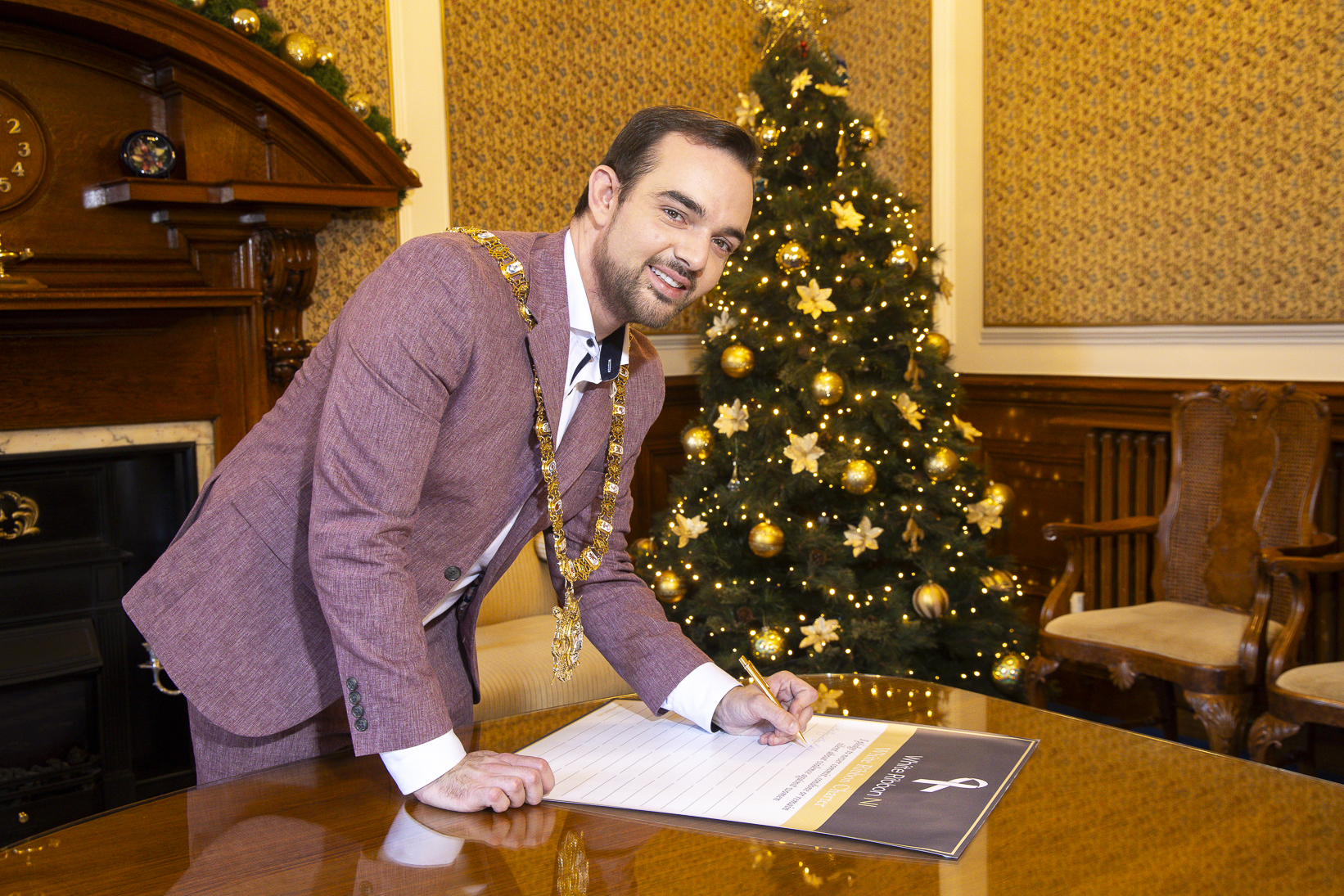 Lord Mayor signing White Ribbon Charter