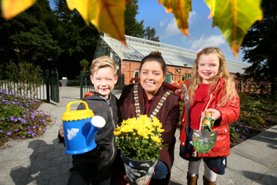 Autumn gets underway in city with return of seasonal favourite Autumn Fair in Botanic Gardens