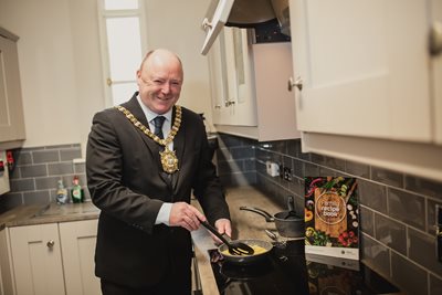 Lord Mayor launches the family recipe book