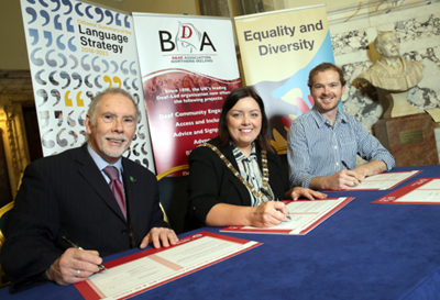 Language strategy benefits deaf people
