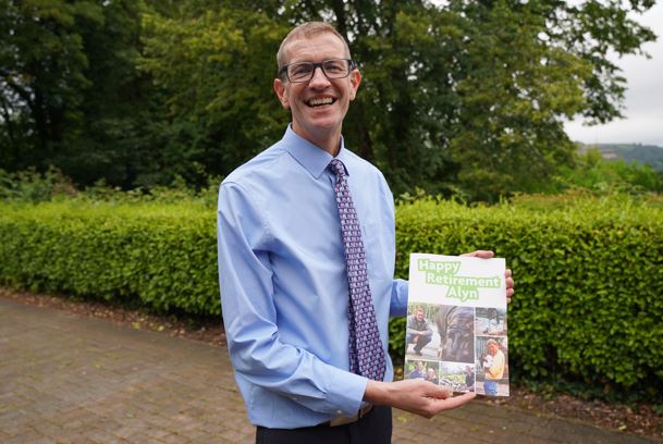 Farewell to Zoo Manager Alyn Cairns after 37 years of service
